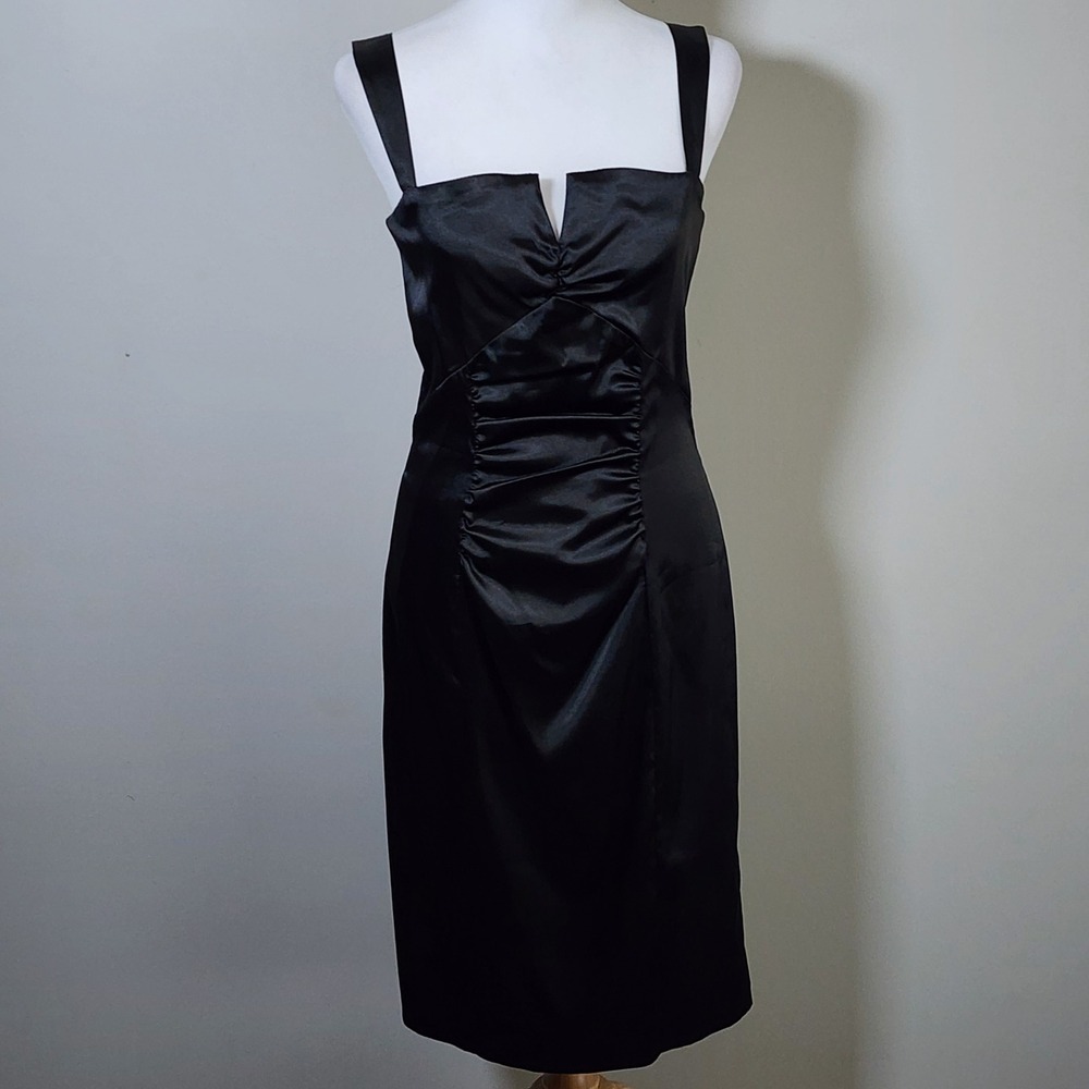 Le‎ Chateau Satin Sheath Dress Womens Medium Black Ruched Cocktail Party Gothic